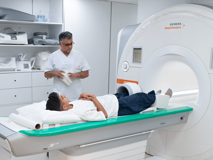 MR (Manyetik Rezonans Görüntüleme)