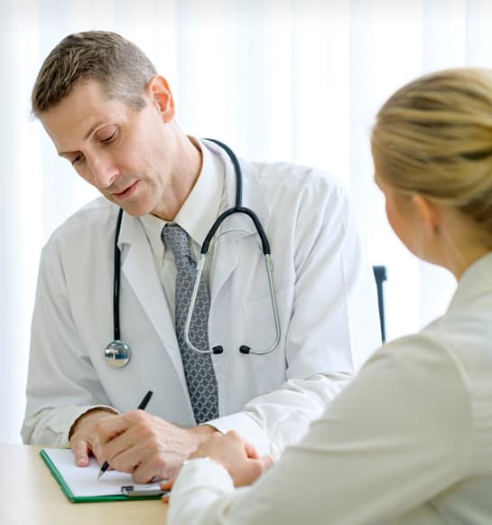 Hastalarınızla Dijital Dünyada Güven Bağları Kurun Doktor ve hastanın güven içinde görüştüğü dijital vitrin tanıtım görseli