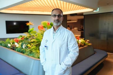 Prof. Dr. Selahattin Tuğrul ana sayfasını ve profilini inceleyin Prof. Dr. Selahattin Tuğrul sağlık merkezi resmi kurumsal logosu