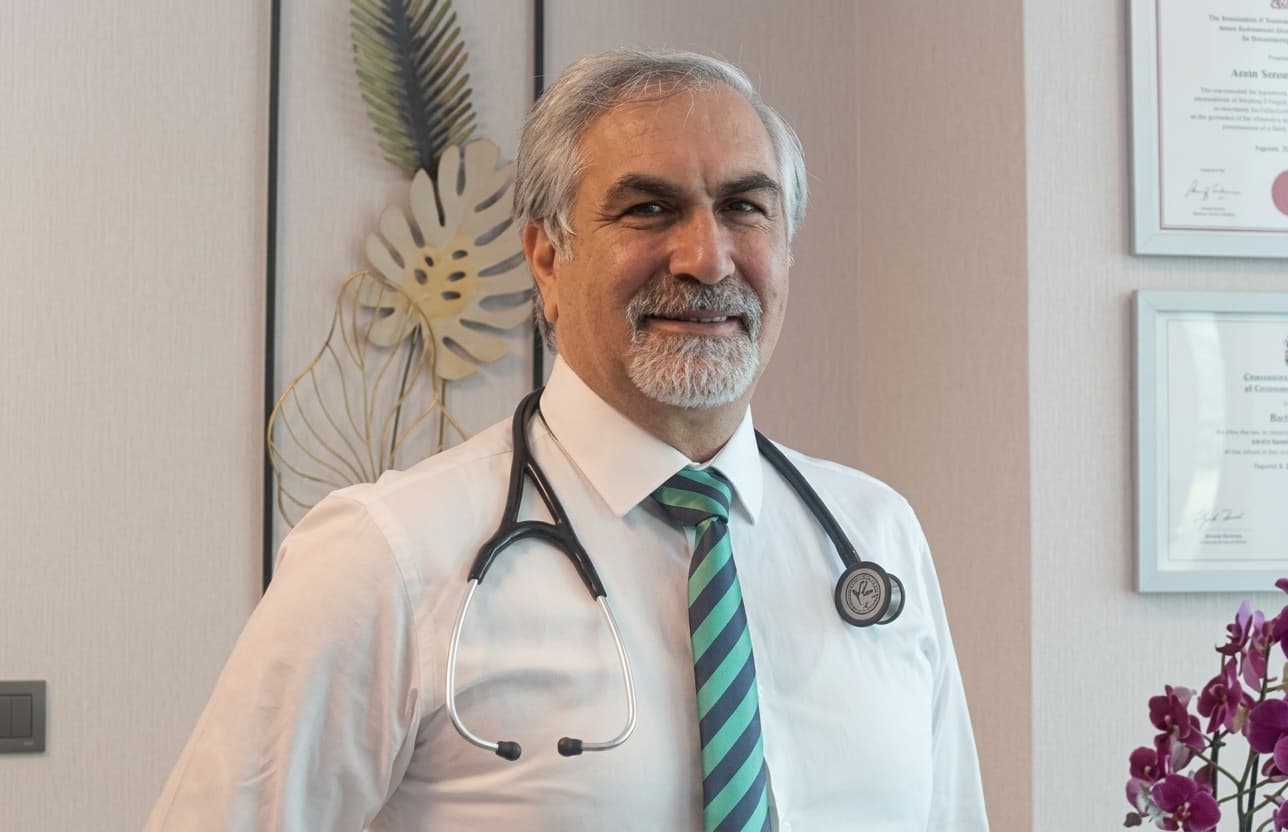Prof. Dr. Zülfikar Polat klinik detaylarını, uzman hekimlerini ve tedavi fiyatlarını inceleyin Prof. Dr. Zülfikar Polat bünyesindeki uzman ve modern sağlık merkezi klinik binası görseli